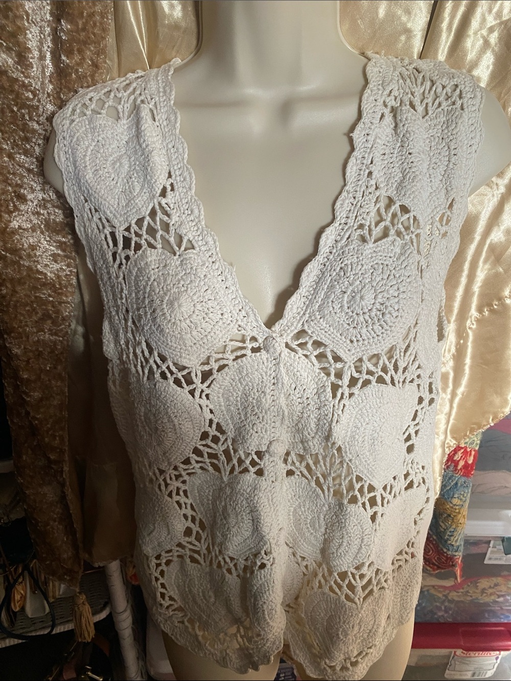 Christopher & Banks- vintage 90s- - Hand Knit- Cream Crochet V-Neck Vest - S